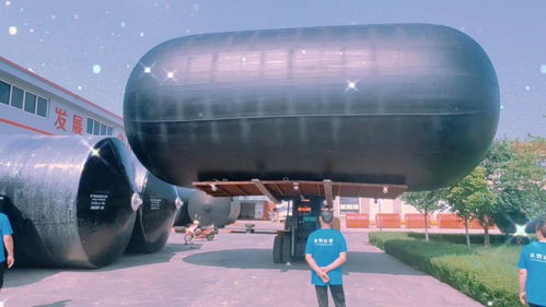 青島永泰船舶用品車間順利完成第七個(gè)大型船舶充氣橡膠靠球的生產(chǎn)