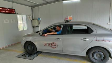 石首市市場監管局加強民生領域計量監管 開展出租車計價器與加油器專項檢查并規范房屋租賃市場